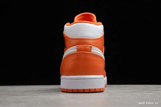 DM3531-800 DM3531-800 1 Mid Jordan Orange Metallic 0316